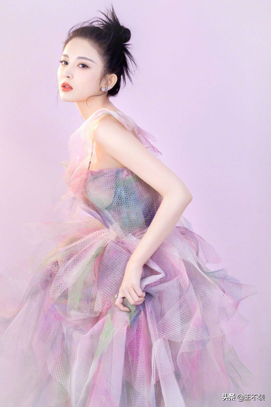 美人|古力娜扎的Marchesa连衣裙，美人霓裳，相得益彰
