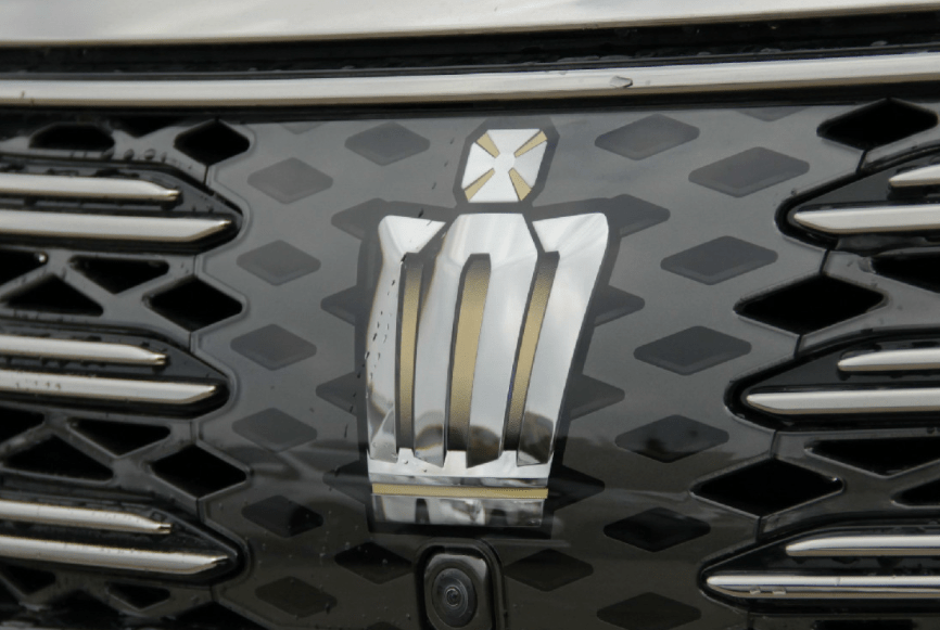 皇冠陆放我就要把皇冠标装在汉兰达上你能拿我咋滴