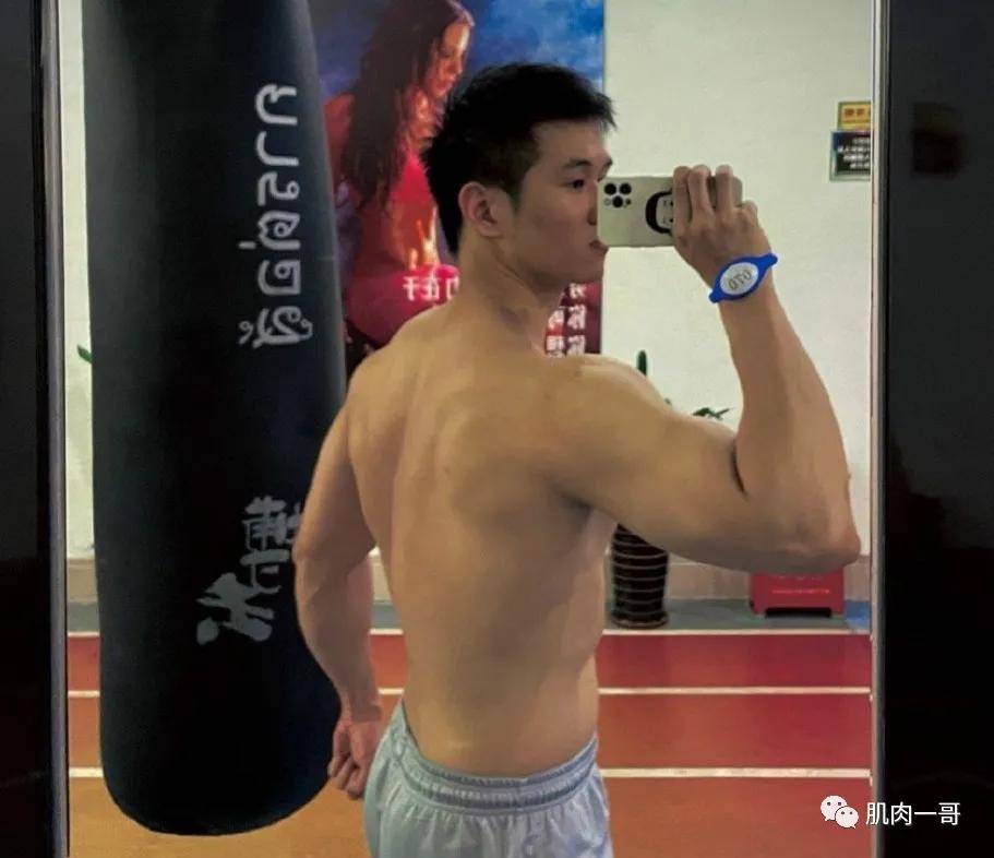 身材|25岁肌肉交警爆红网络，这是什么神仙肉体啊