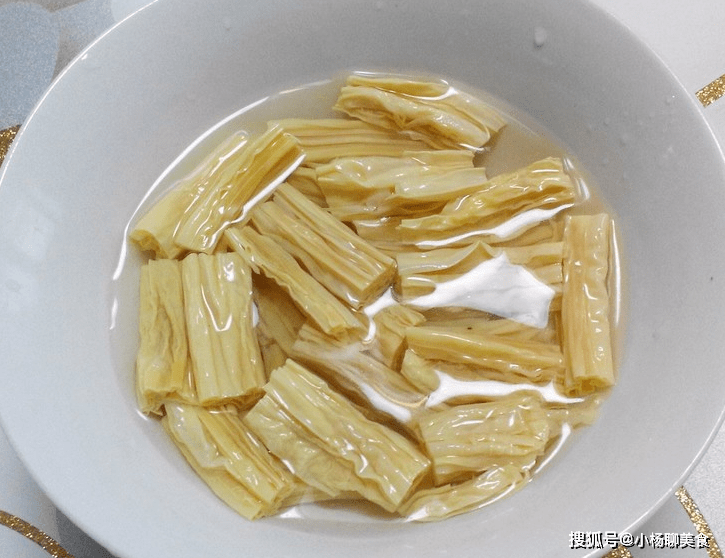 ac130ac5d7eb4a54b1ca32f46eea6a5f.png