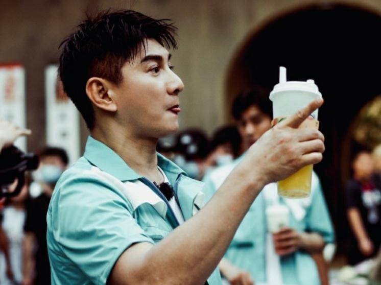 吴奇隆"替身"发文,为帮正主录综艺受伤,粉丝追问后才道出实情_节目