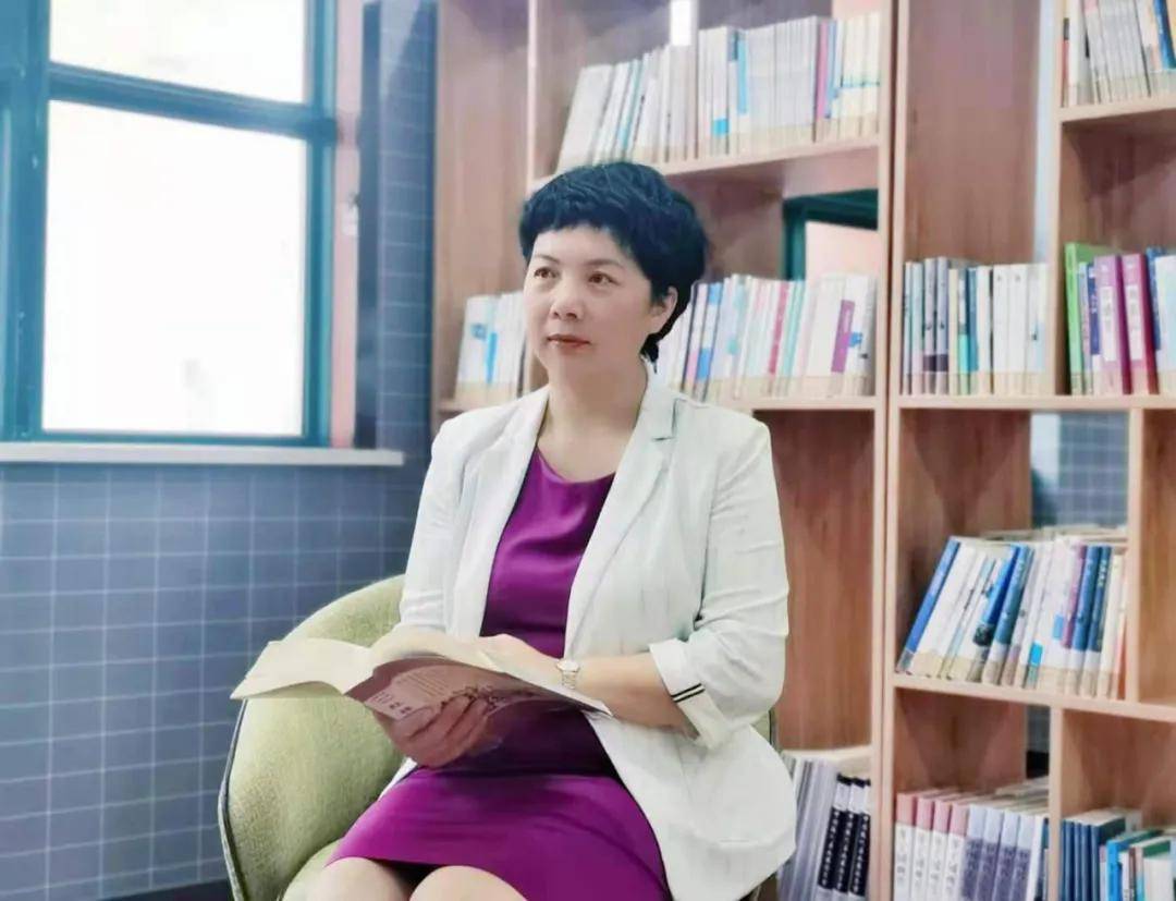 芳华在匠心教育中绽放_闫永