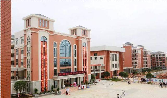 郑东新区的黑马郑东新区春华学校背后的硬实力
