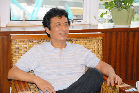 曾受邀上城楼观礼,堪称是澳门真正首富,在中国有几十条街收租_许健康