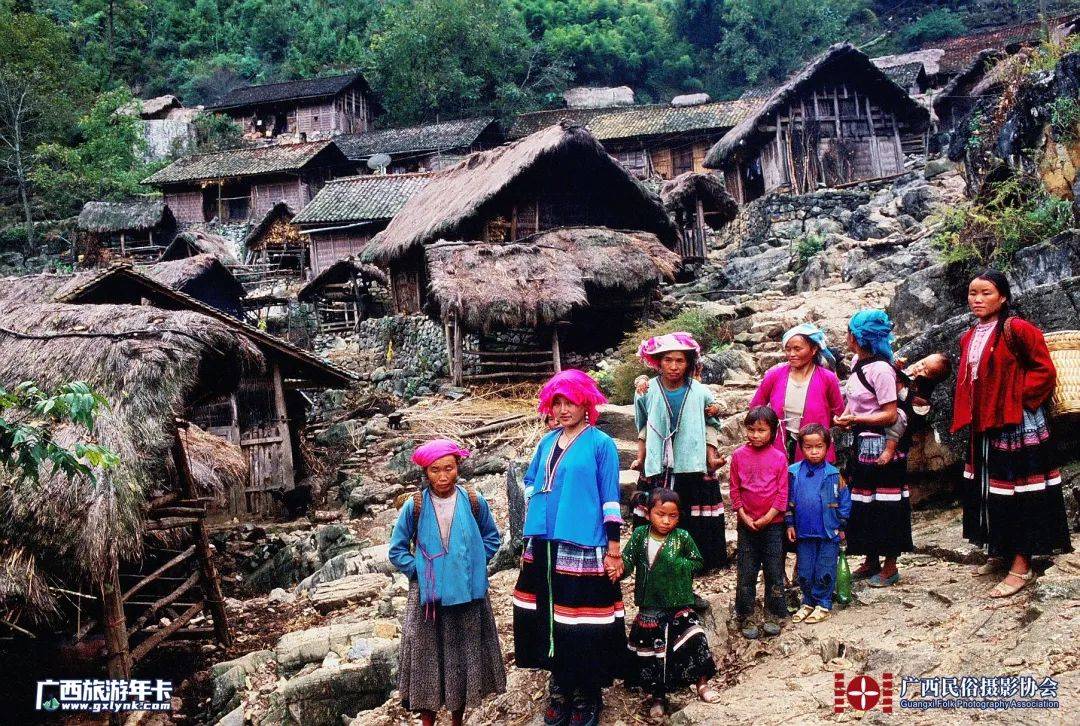 花一樣的苗族30年跟拍隆林苗族民俗文化珍貴影像廣西旅遊年卡