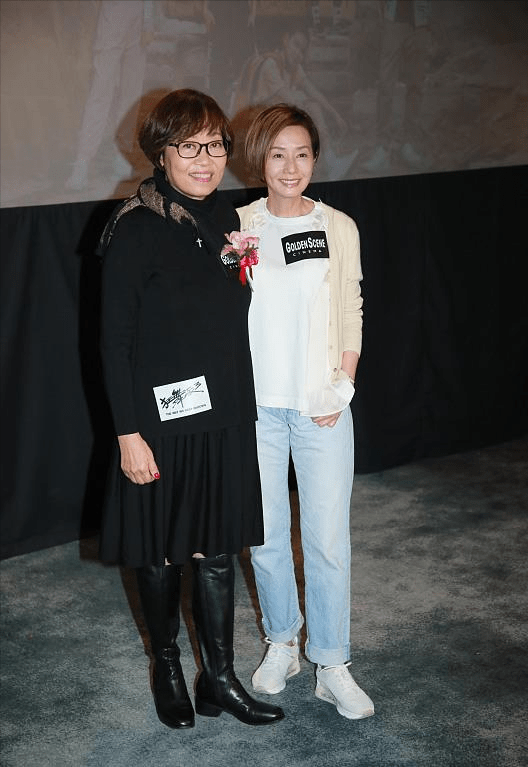 叶童|张国荣前女友罕见亮相，60岁头发花白淡妆撞脸叶童，手纹暴露年龄