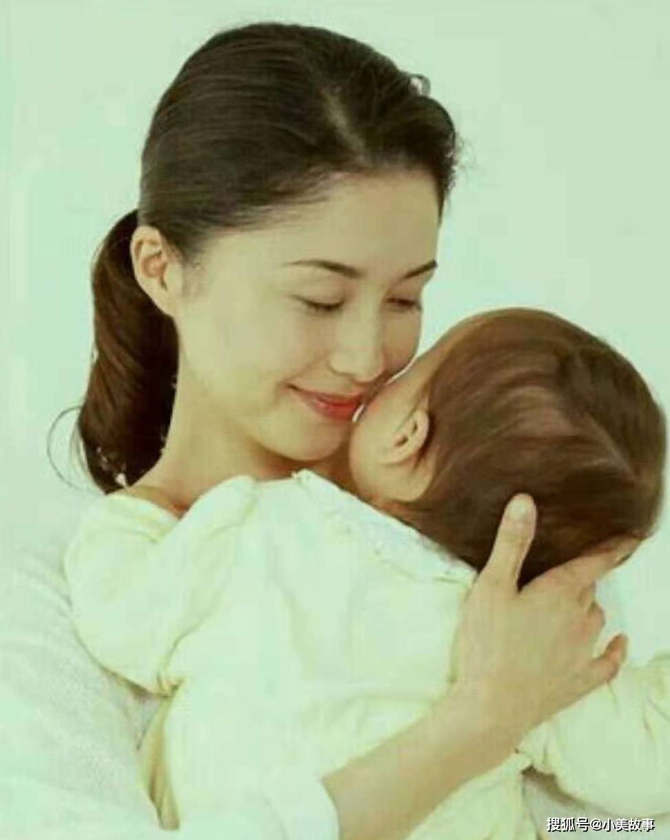 我生女儿坐月子,婆婆去大姑姐家住,一年后她被赶出来,我搬家了