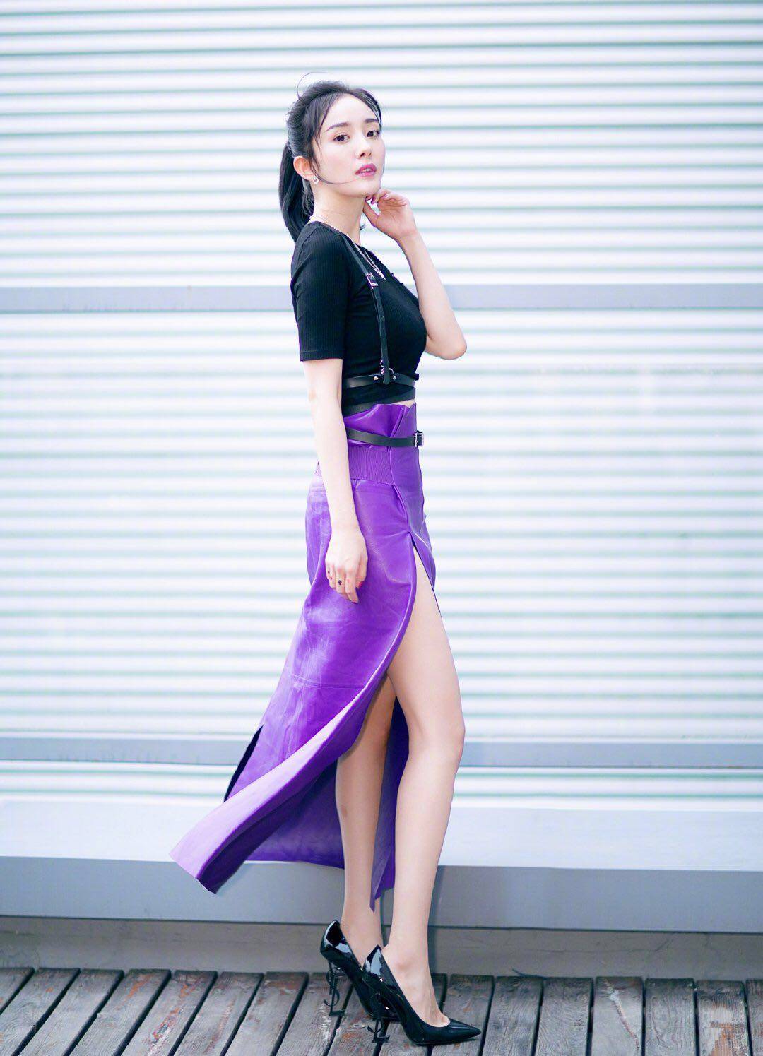 杨颖|女星都爱开叉裙！唐嫣baby江疏影甜美又气质，41岁刘涛美得太惊艳