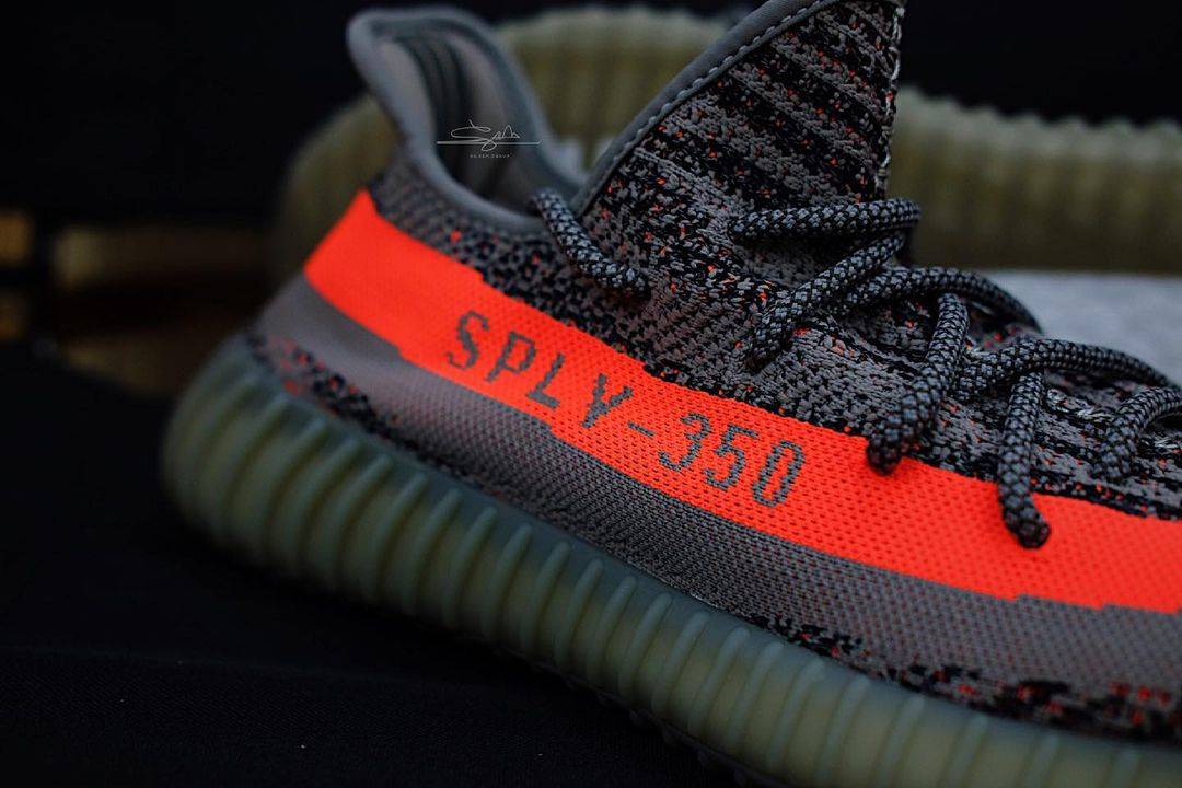 设计|最新实物释出！「灰橙满天星」Yeezy 350 V2 越品越上头