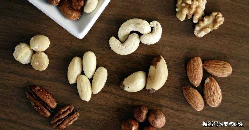 良品|万亿零食江湖,得女人者得天下