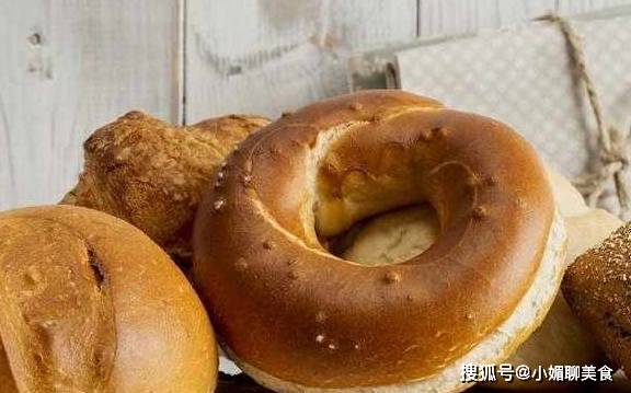 面包|4种好吃零食,假如戒1种延长10年寿命,你愿意戒几种?
