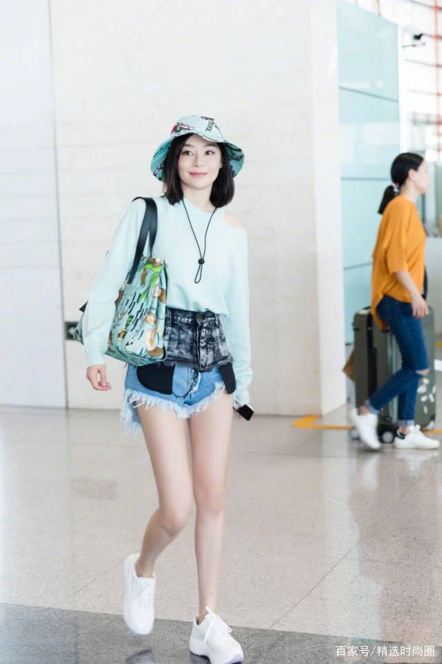 口袋|袁姗姗为显身材豁出去了,短裙短到露口袋,这腿是真实存在的吗?