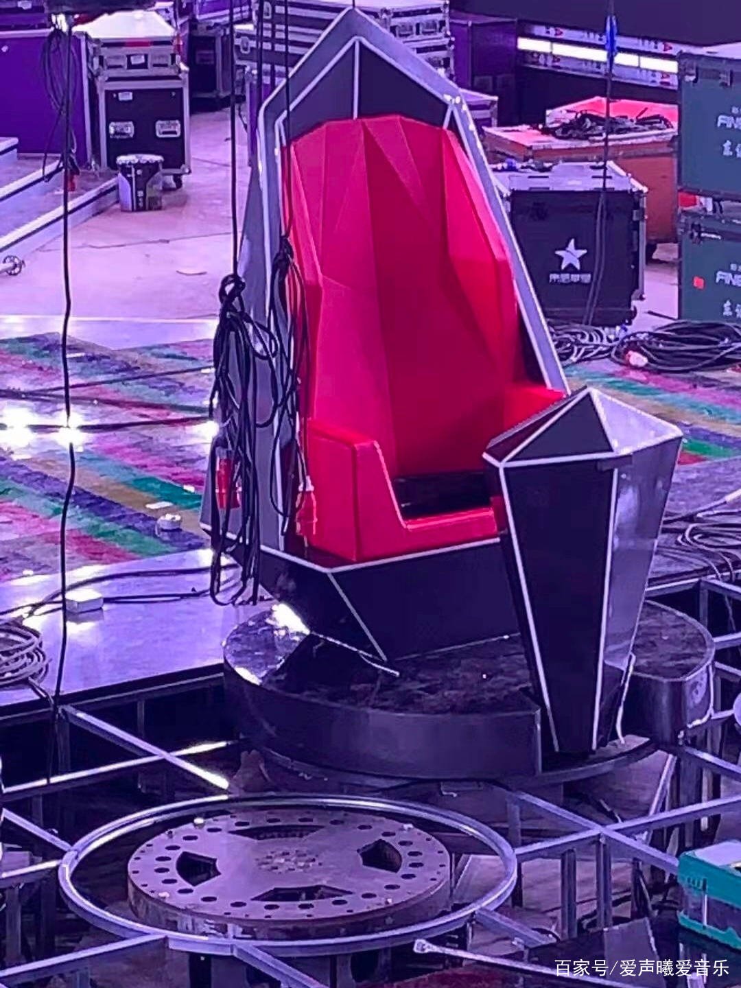 《中国好声音》红色转椅曝光,四位好声音学员并非小导师