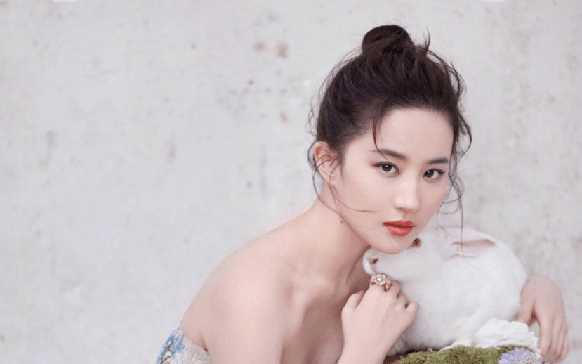 李嘉欣|看到章泽天梁洛施的脸，才明白原来富豪的喜好都有迹可循