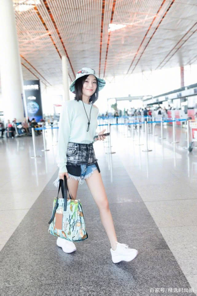 口袋|袁姗姗为显身材豁出去了,短裙短到露口袋,这腿是真实存在的吗?