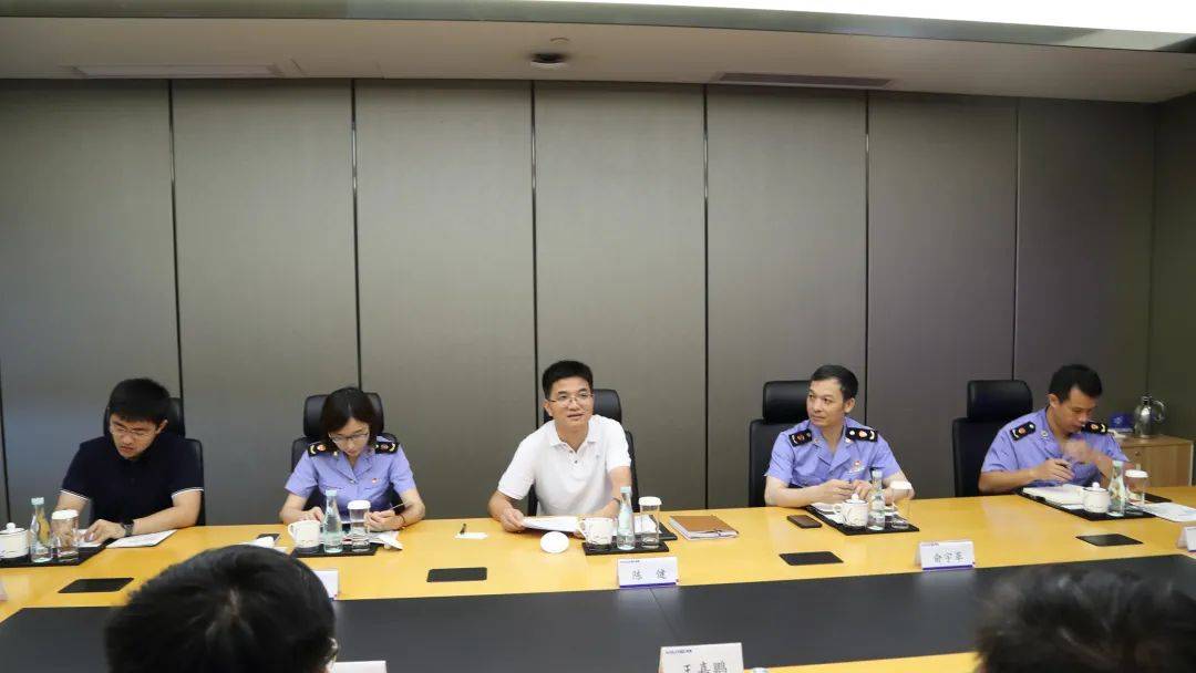 深化三服务,滨江区副区长陈健走访海亮集团