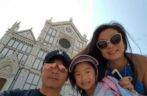 她是方中信的妻子,24岁当上港姐被骂丑,今胖成大妈仍被宠