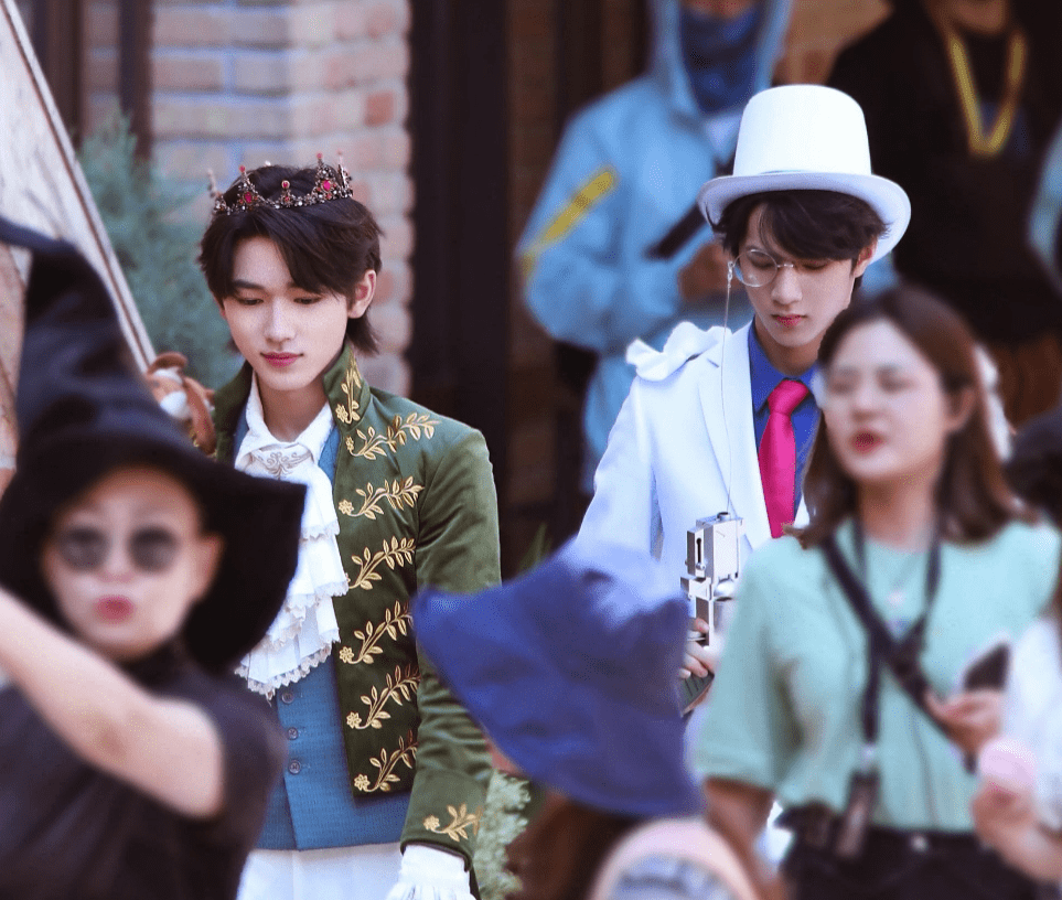 小王子|宋亚轩cos小王子，刘耀文cos怪盗基德，看两人路透照收视要爆棚