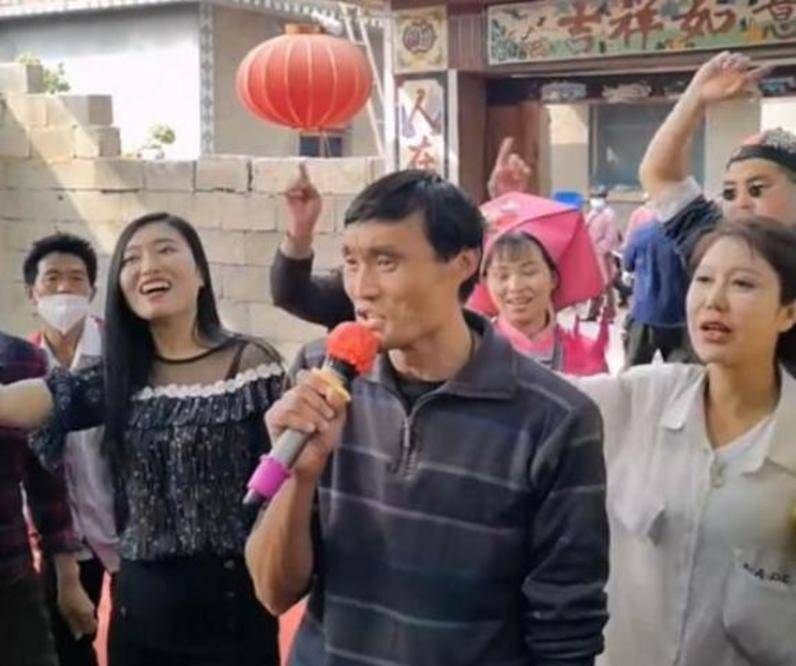 企业|从3元一碗拉面,到注册资金300万开公司,“拉面哥”被网信办点名?