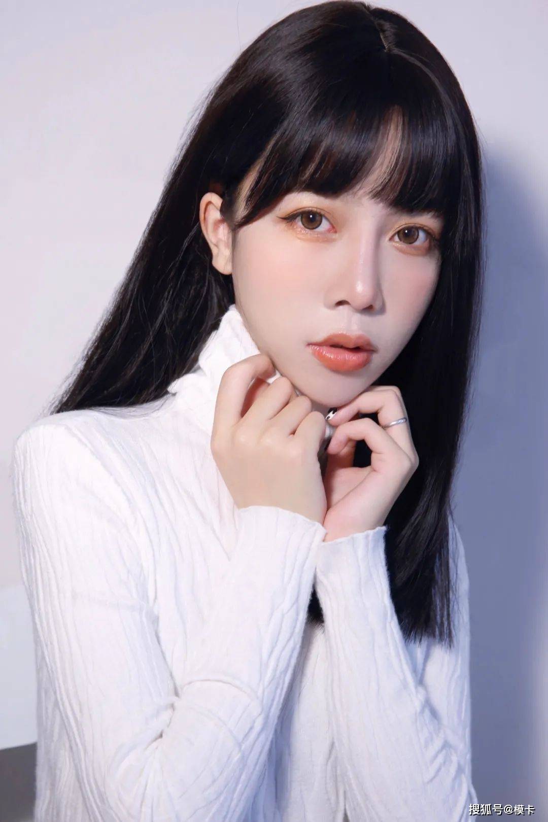 coco21岁身高168江西模特风格多变可甜可盐可外地拍摄