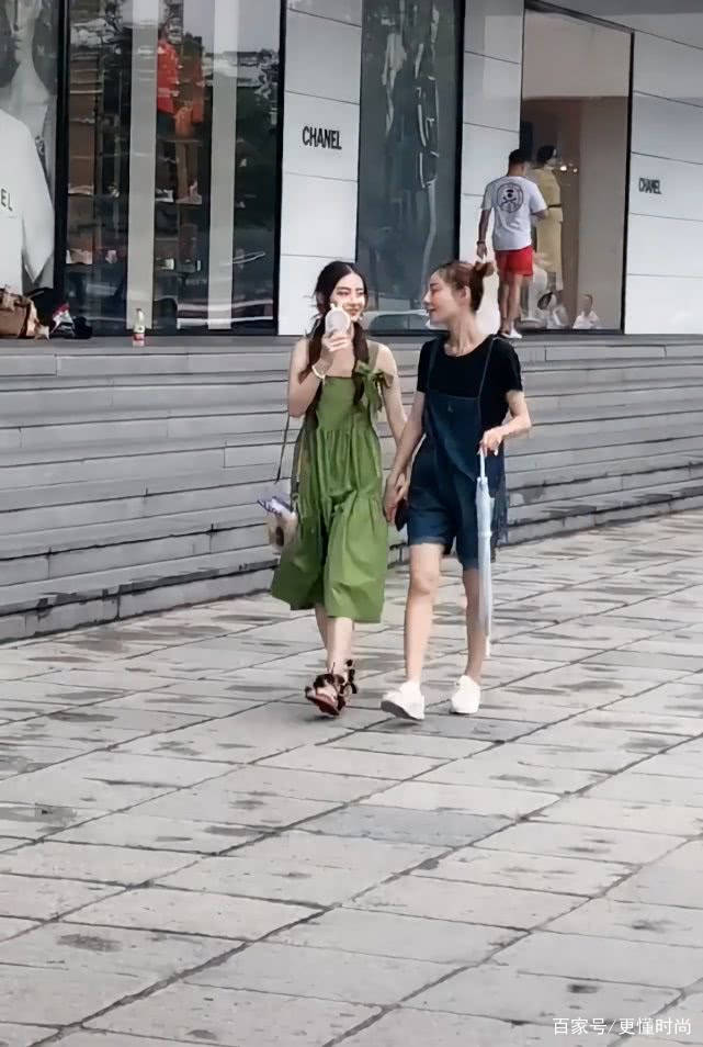 网友|离开长腿特效的网红有多高?穿桔梗裙不到160,网友:被骗了!