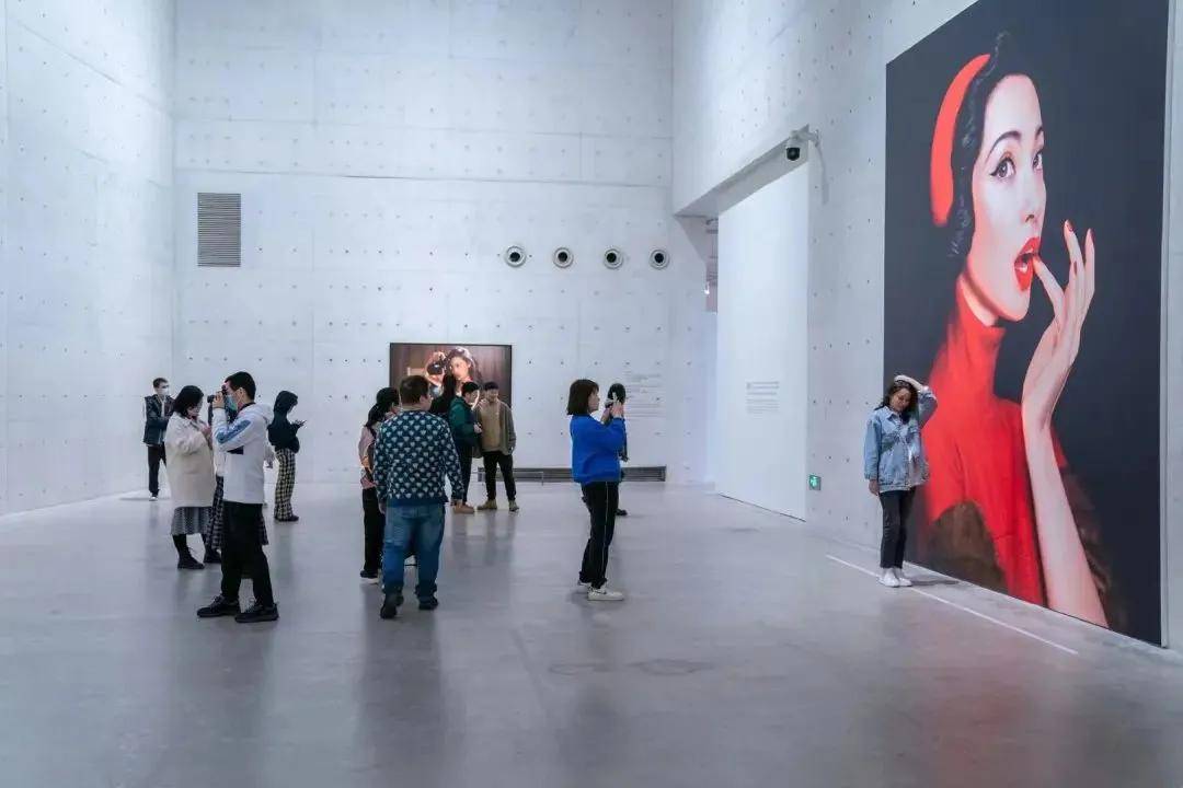 摄影|博物馆照明之谢子龙影像艺术馆：埃克苏灯光写照中国最“红”摄影师陈漫（三）