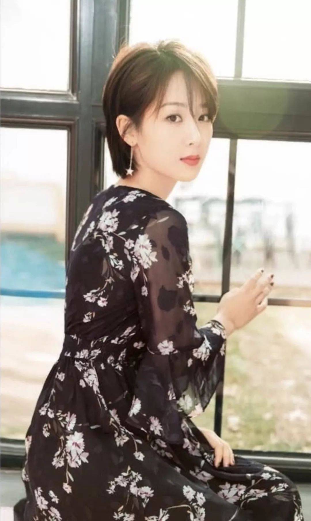 浅色|碎花裙怎么挑不俗气？