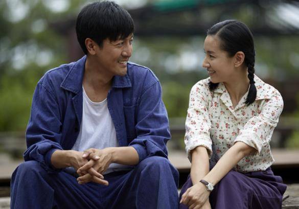 角色|董洁携手张嘉译，新剧造型让人惊艳，一人分饰两角让大家看的过瘾