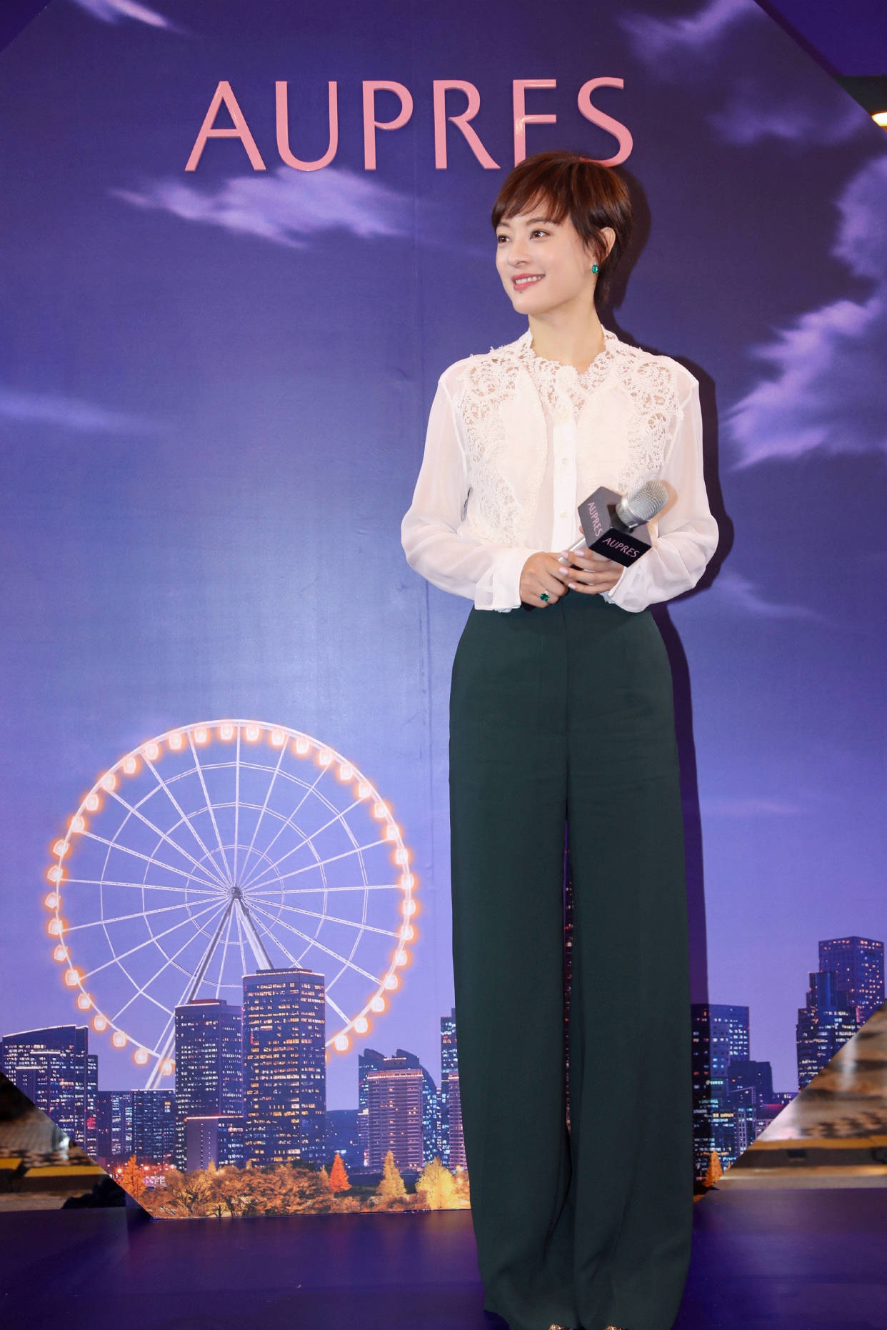 大气|孙俪红裙造型太美了！优雅大气的精致佳人，背影都带着满满氛围感