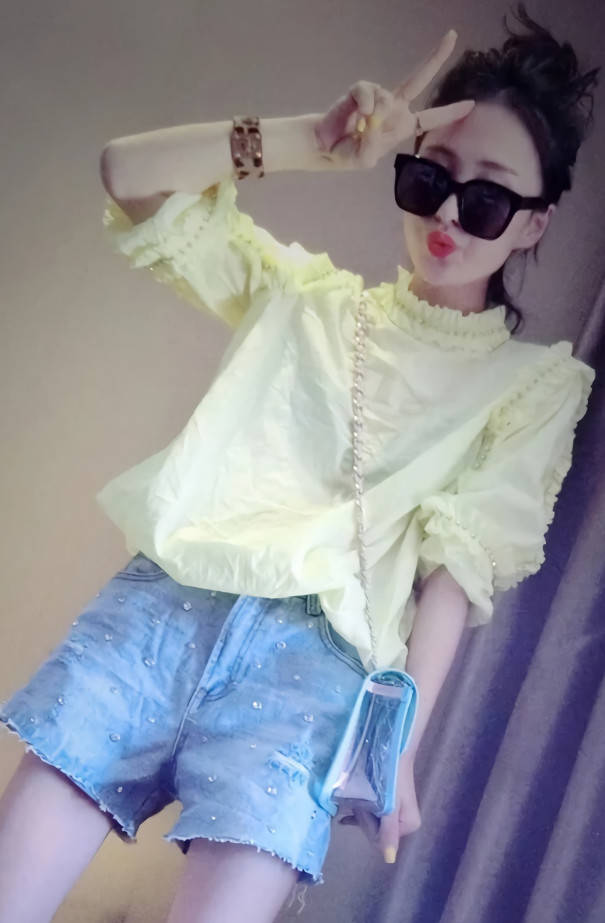 夏天|别穿背带裙了，今年夏天“桔梗裙”最火爆，遮肉不说还巨显腿长！
