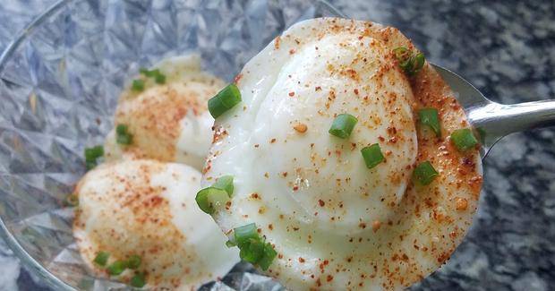 碗底|天气炎热,试试这道水煮荷包蛋,不用油也能做,好吃好看又清淡