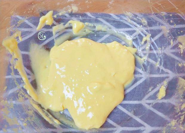 做法|两个蛋黄，一勺奶粉，做出孩子超爱吃的溶豆，入口即化，好看好吃