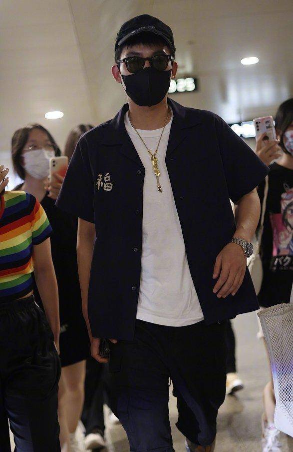 原创风格百变的欧豪网友喜欢哪一面的他呢