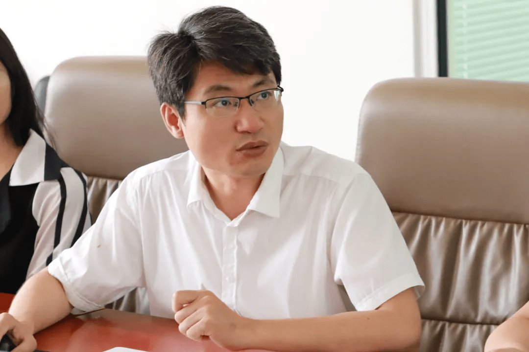 7月6日,武侯区她妆美谷筹备组组长唐毅,武侯区商务局局长龚春明带队到
