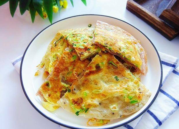 葱花|最近早餐迷上吃它,5分钟做好的鸡蛋饼,简单省事,好吃又顶饱