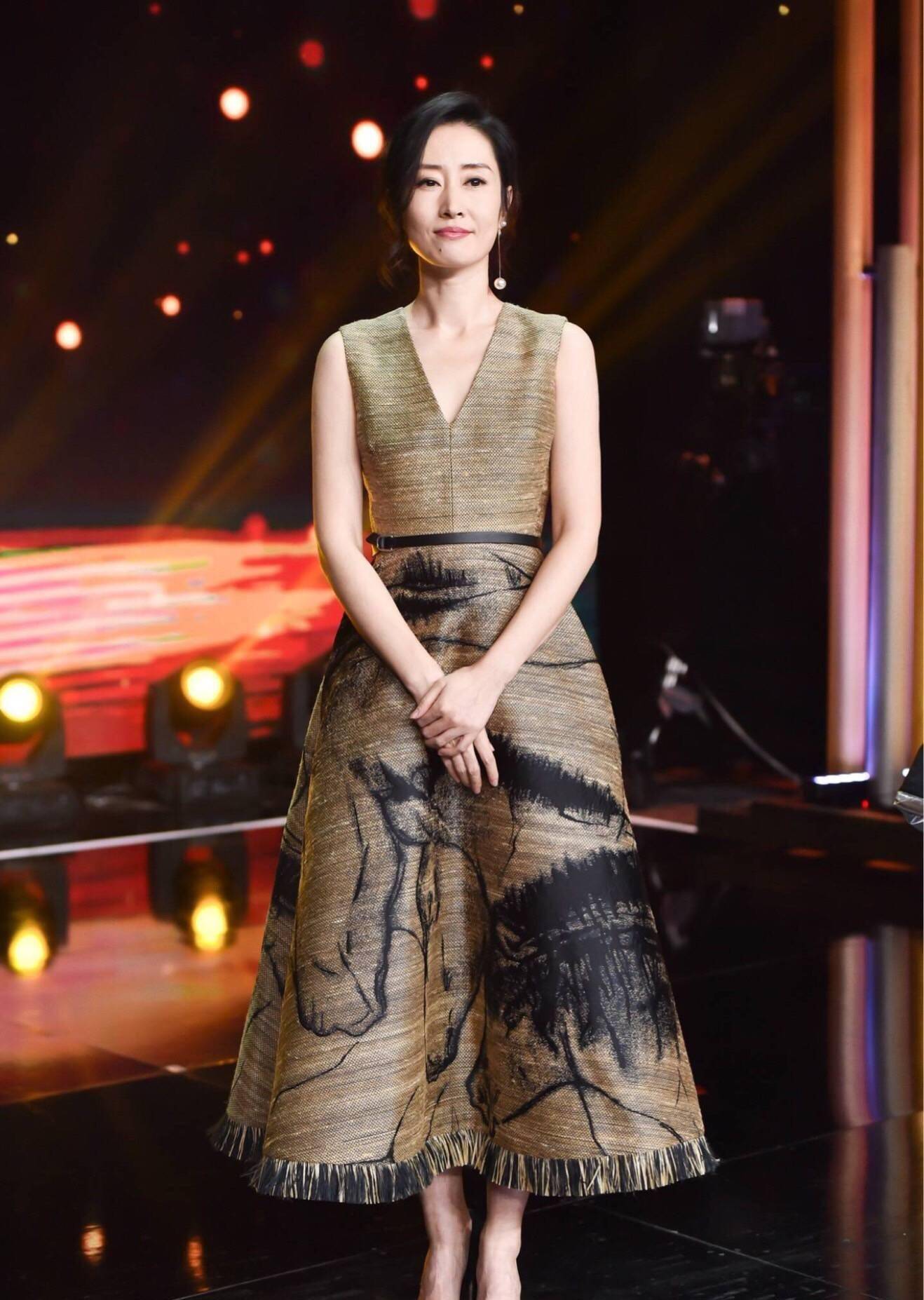 静妃|看完静妃娘娘的穿搭,一天心情都倍好,靖王你家娘亲真会穿!