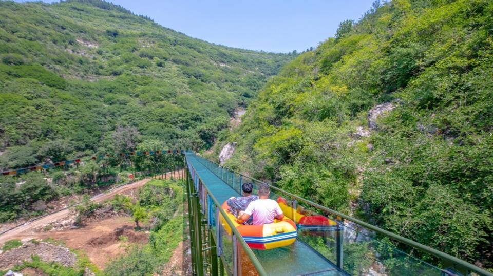 济南黄鹿泉情人谷高山泉水"第一漂"开漂啦