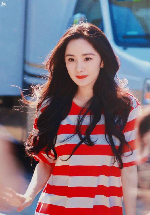 氛围|丝芭是不是开了“鞠学”课？各个妆容和神态都太像小鞠了