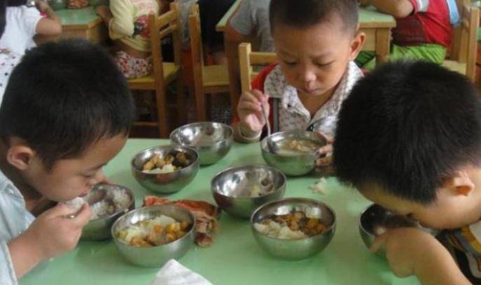 家长|孩子上幼儿园后,要不要在学校吃早餐?做对了,对孩子成长有利