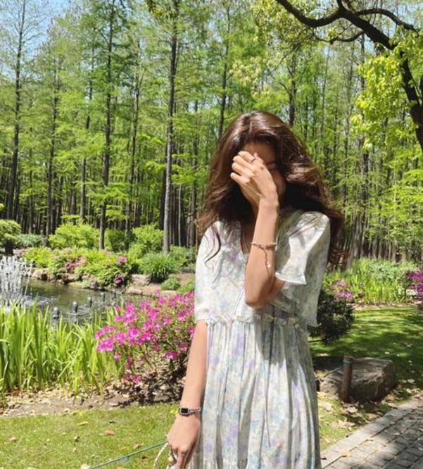 样式|陈赫二婚的妻子笑起来的样子真甜，挺让人心动的！