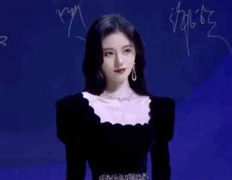 氛围|丝芭是不是开了“鞠学”课？各个妆容和神态都太像小鞠了