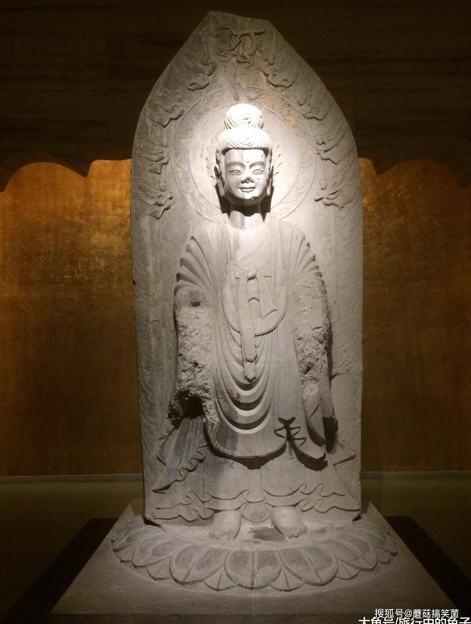 汇集众多诡异佛像的雕塑公园晚上来这绝对能体验到鬼屋般的刺激