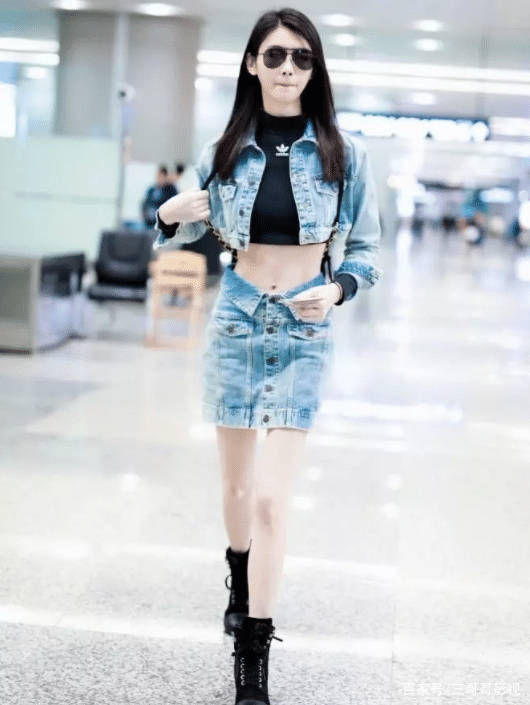 何猷君|何猷君到底娶了个什么天使？穿40cm牛仔裙，这腰是上帝赐的吗？