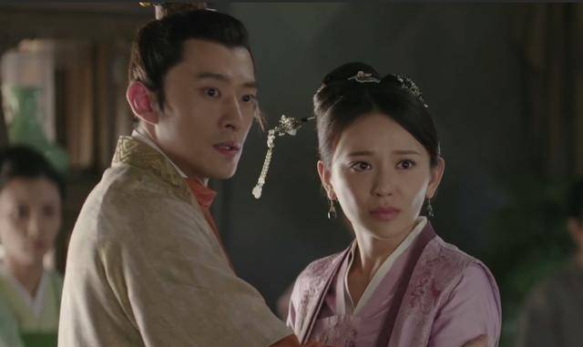 墨兰丫鬟成宠妾为梁晗生下长子墨兰火冒三丈气的砸锅摔碗