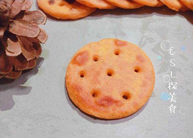 做法|一个红薯半碗面粉,简单一做,外表酥脆,内里香甜软糯,好吃