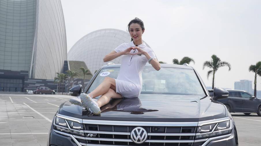 都是100万 丰田卖到断货 大众却早已停产 难道vw标还不够高级 市场