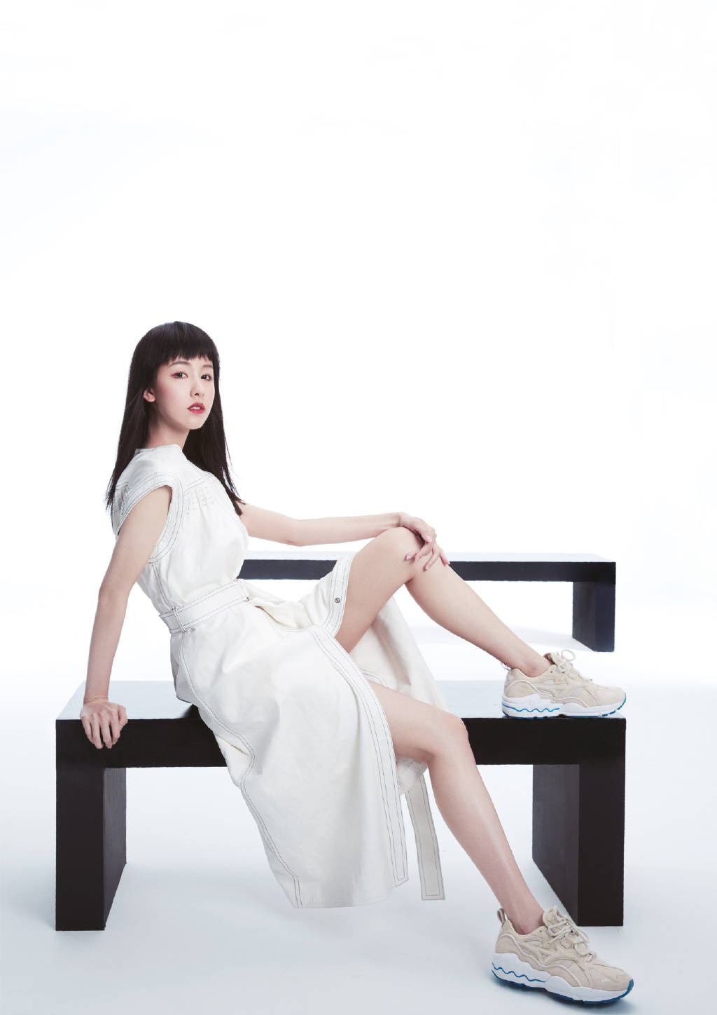 胸口|《七月与安生》她演七月，今吊带裙胸口点缀蝴蝶结，完美变身公主