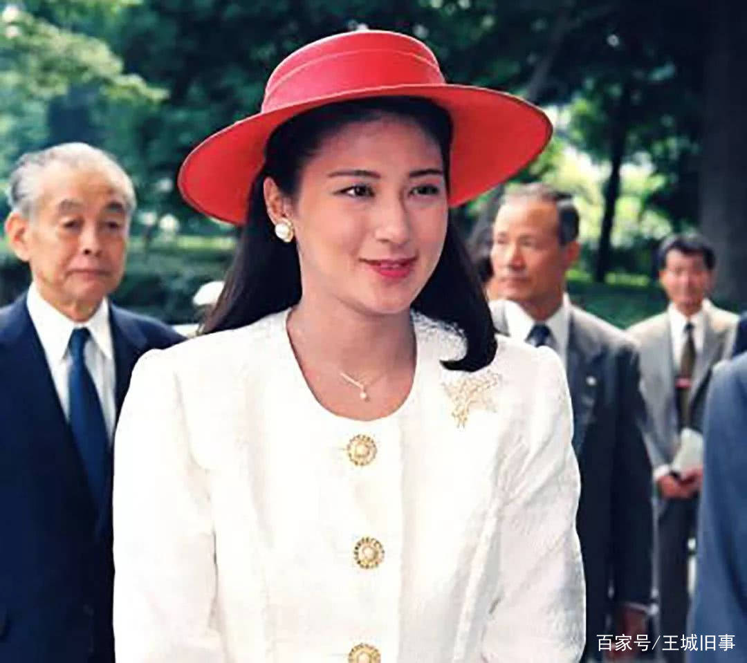 原创笑容可怕的纪子妃为求上位40岁拼命生儿子爱和妯娌雅子比高低