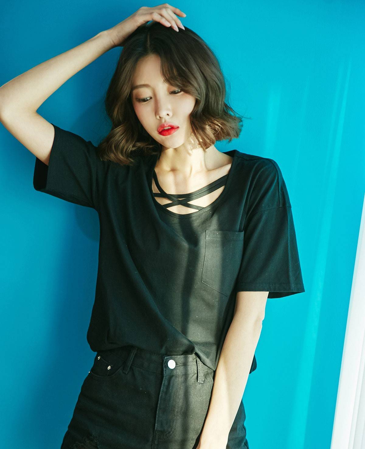 设计|锁骨T恤耍点“小心机”,让这个夏季充满了诱惑力