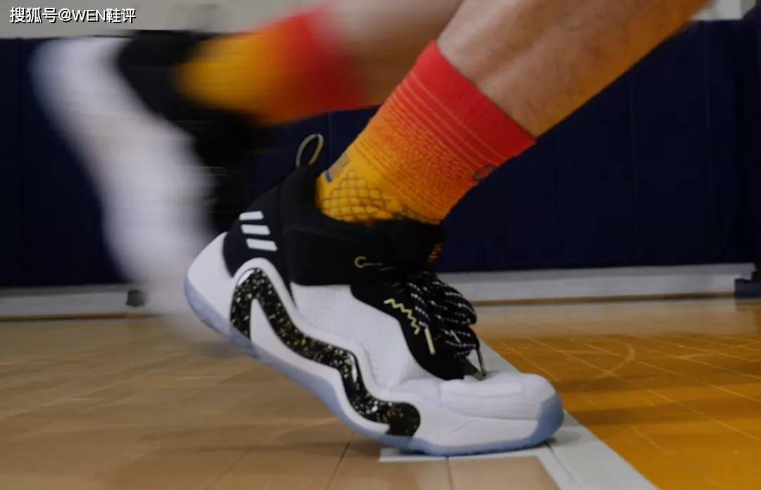 衰减性|adidas 米切尔3代实战:性能在线 稳定有余 惊喜不足